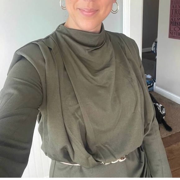 Mock neck long sleeve bodycon dress - Picture 4 of 4